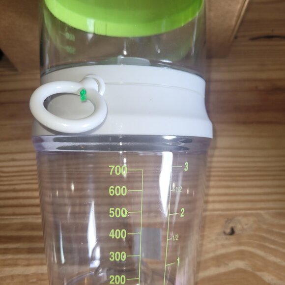 Bakelicious Swift Sift with Measuring Cup * Baking Sifter * Measuring Cup - Picture 2 of 4